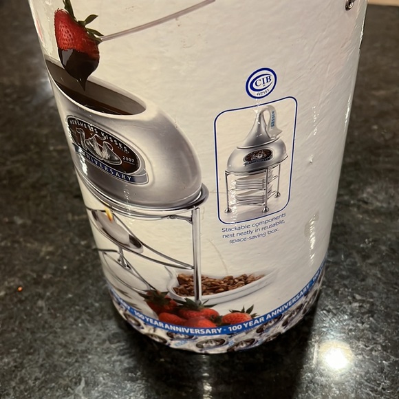 NWOT Hersey Kisses 100 year anniversary dessert nesting fondue set - Picture 4 of 8